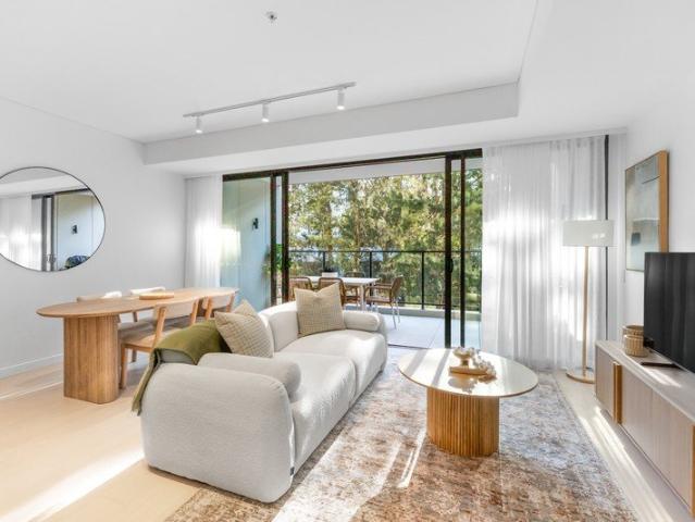 A Peaceful North Facing One Bedroom Retreat with Parking