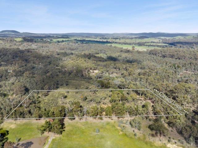 A Peaceful Bushland Escape with Rural Outlooks