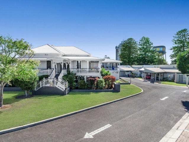A Peaceful Bayside Lifestyle in a Heritage Setting