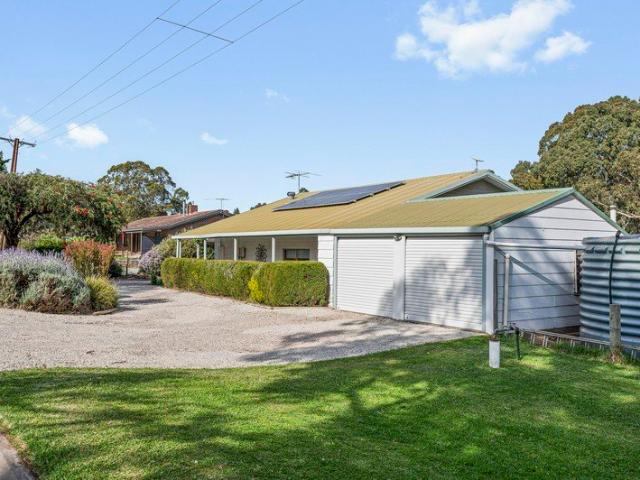 A Peaceful Blewitt Springs Escape with Space to Enjoy