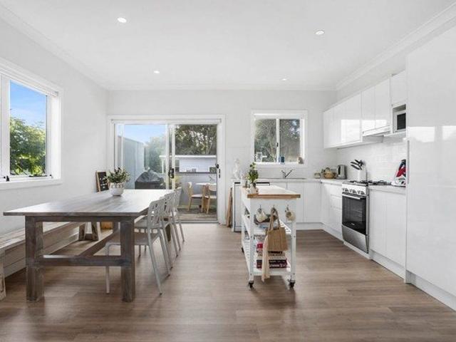 A peaceful coastal retreat with space for the whole family!