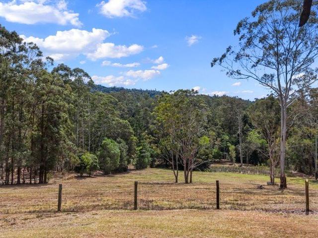 A Peaceful Country Escape with Space, Water & Stunning Kenilworth Bluff Views