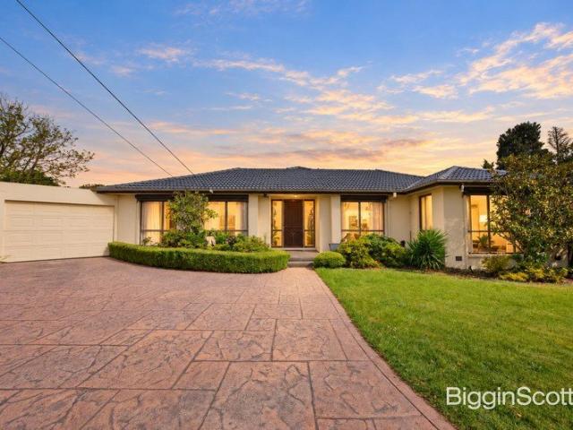 A PEACEFUL COURT. SPACIOUS LIVING. ESTABLISHED GARDENS