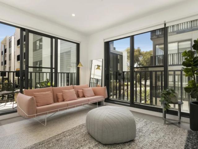 A Peaceful Garden Outlook in the Heart of Brunswick West