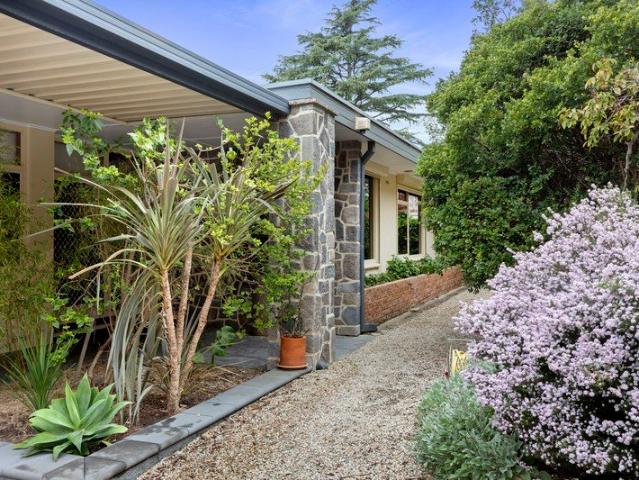 A peaceful hills retreat with beautiful views and nature all around