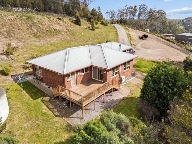 A Peaceful Lifestyle Close to Town