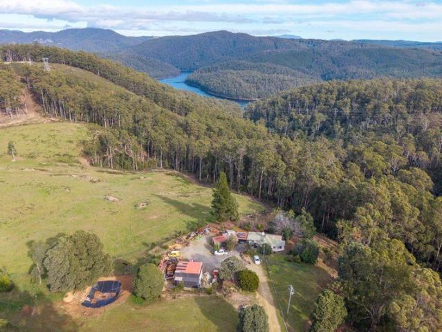 A Peaceful Lifestyle Escape on over 6 Acres