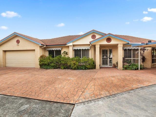 A Peaceful Lifestyle in the Private Forest Grove Estate