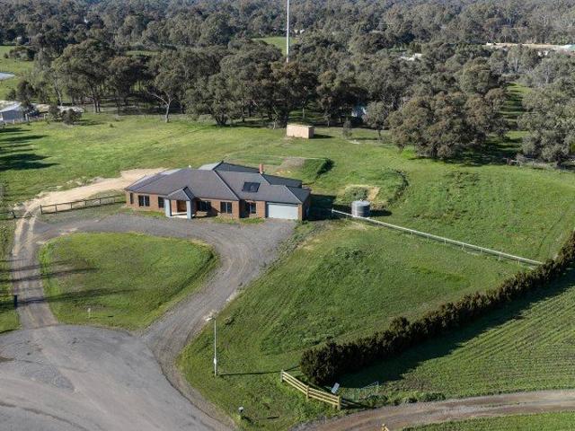 A Peaceful Lifestyle Property with Space to Make Your Own