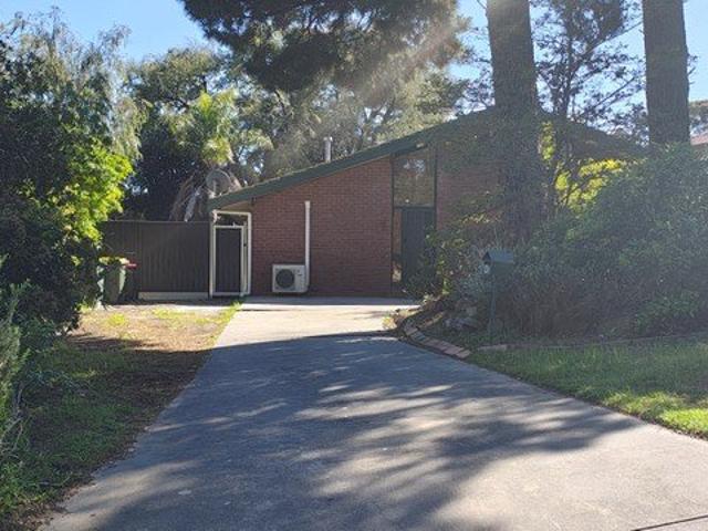A peaceful private retreat, close to shops and nature