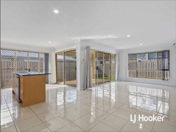 A Peaceful Street, A Connected Lifestyle, Fitzgibbon Living at Its Finest!