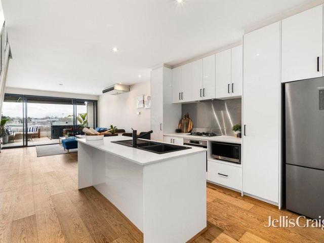 A Peaceful Sanctuary with Spectacular Terrace Views