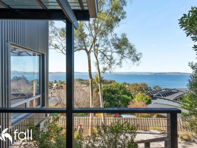 A Peaceful Taroona Retreat with Beautiful Water Vistas