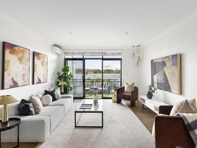 A peaceful top floor retreat with northerly views and 133sqm on title