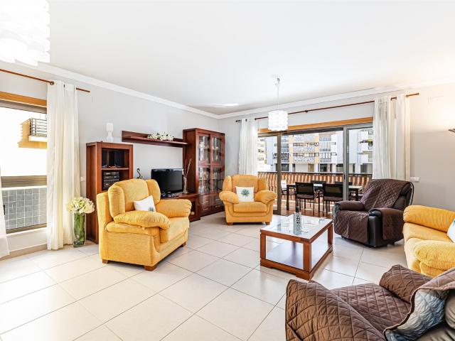 A. Pêra Luxo Apartamento T2 C/ Garag. + Piscina 159m² Armação De Pêra