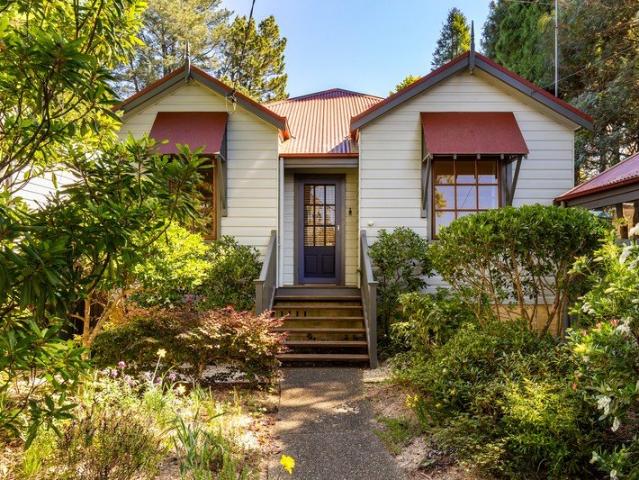 A PERFECT COMBINATION OF MOUNTAIN COMFORT AND ARCHITECTURAL DESIGN