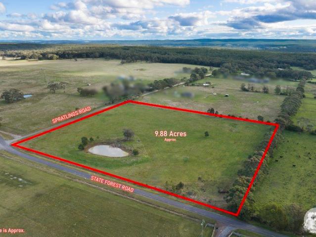 A Picturesque Country Escape With Mount Buninyong Views