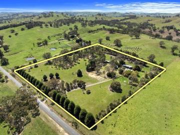 A Picturesque 10 Acre Lifestyle Haven