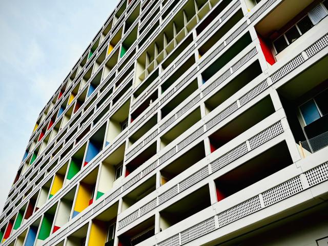 A piece of Berlin architectural history. 110 sqm · 16th floor · fully furnished · maisonette