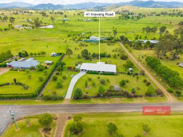 A Piece of Country, Just Minutes from Town