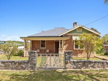 Yass, Yass Valley, Victoria - Fireplace