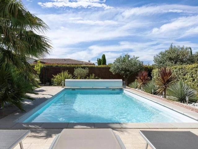 À pied du centre ville d’Aups – charmante villa aux beaux vo. 160m² Aups
