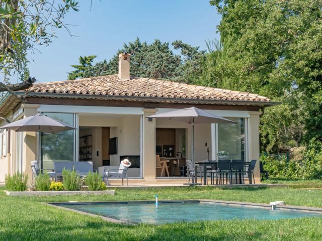 A pied du village de Valbonne, une villa à la rénovation exq. 176m² Valbonne