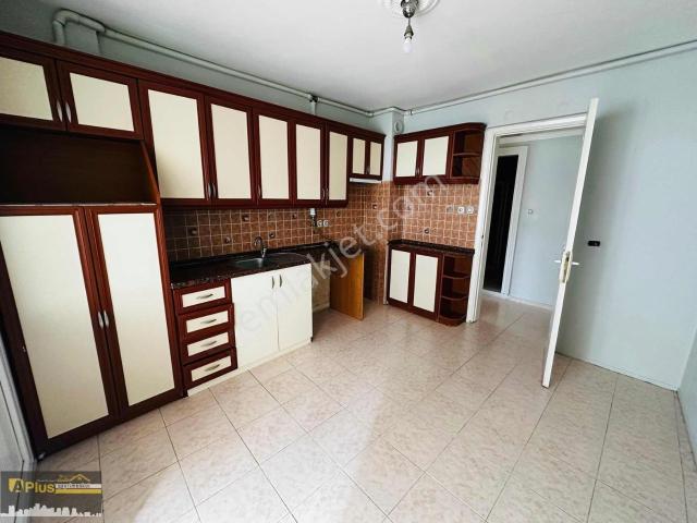 A Plus Gayrimenkulden Cadde Üstü Satılık 3+1 Daire