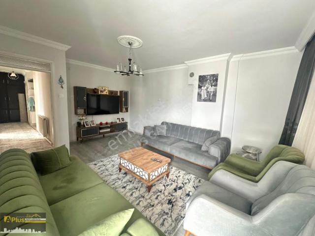 A Plus Gayrimenkulden Cadde Üzerinde Bakımlı 3+1 Satılık Daire