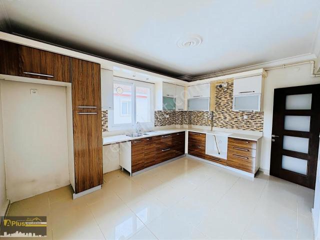 A Plus Gayrimenkulden Ana Cadde Üzeri Satılık 4+1 Lüks Daire