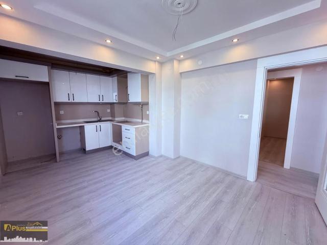 A Plus Gayrimenkulden Merkezi Konumda Komple Yapılı 3+1 Satılık