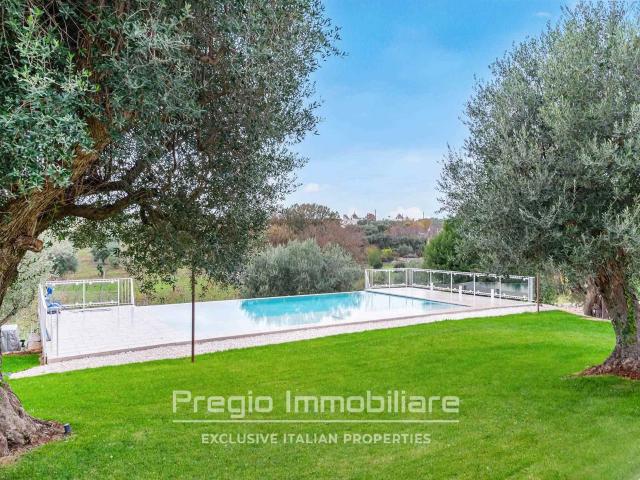A pochi minuti da Cisternino, in una delle aree più consolid. 292m² Cisternino