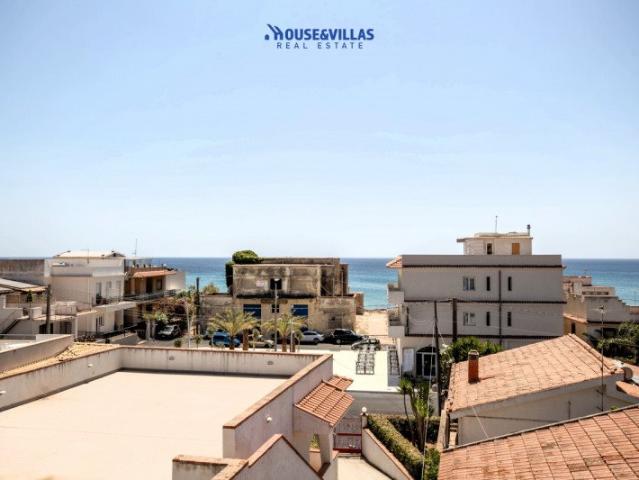 A pochi passi dal mare di Lido di Noto, House&Villas Real Es. 293m² Noto