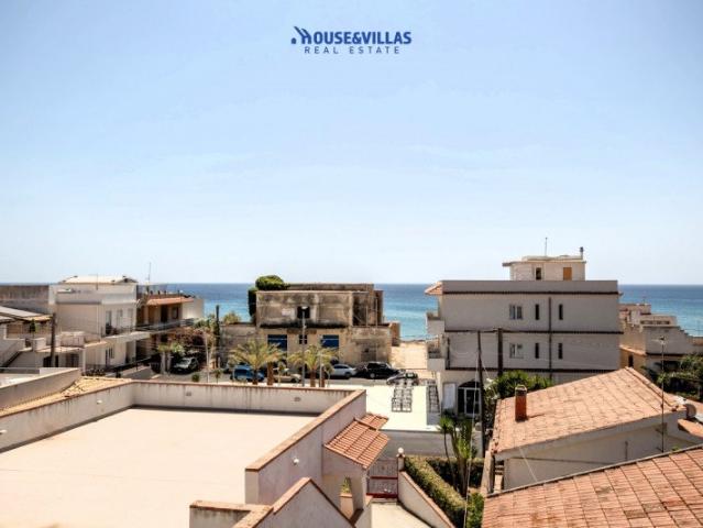 A pochi passi dal mare di Lido di Noto, House&Villas Real Es. 293m² Noto