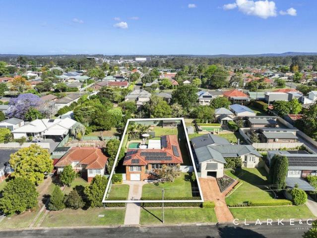 A POOLSIDE OASIS IN EAST MAITLAND!