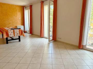 À Port Vendres 66, grand appartement avec 3 pièces à achet