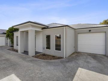 A Practical, Modern Home in a Convenient Coastal Setting