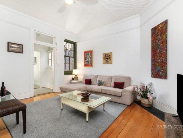 A PRESTIGE TERRACE IN THE HEART OF HISTORIC THE ROCKS