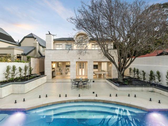 A Prestigious Family Estate of Unrivalled Luxury
