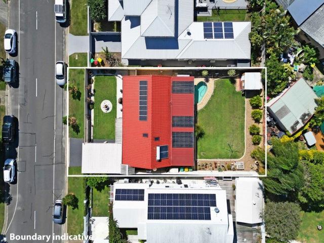 A Prime Burleigh Waters Opportunity on a Flat 603sqm Block