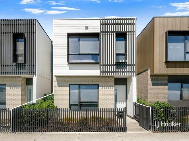 A Prime Parkside Lifestyle Awaits