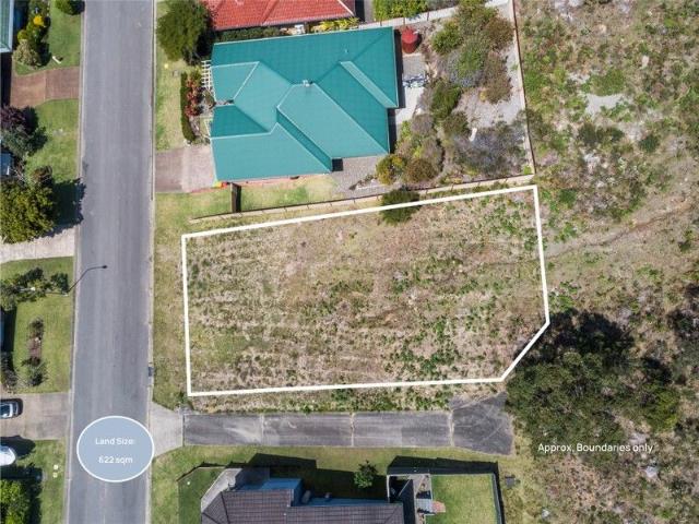 A prime 622m² elevated block of land with approved plans!
