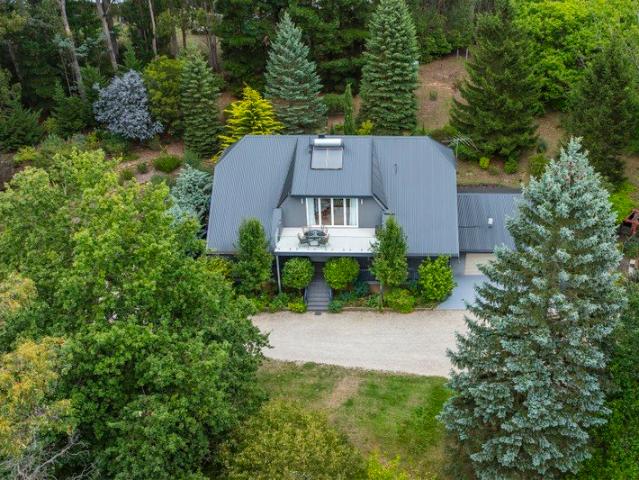 A Private 5 Acre Estate with Dual Living in the Macedon Ranges