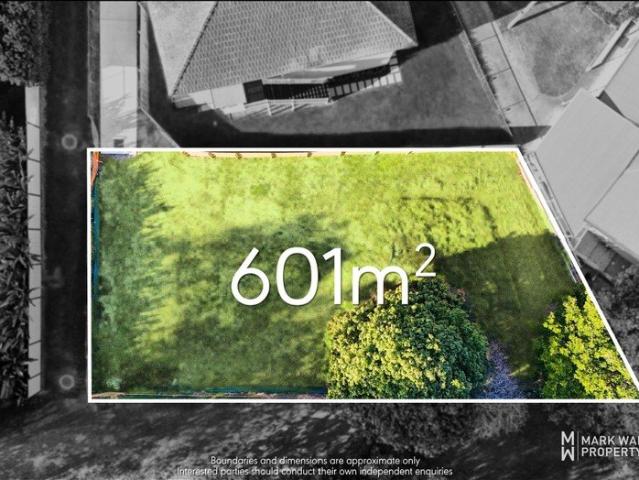 A PRIVATE 601M2 PARKSIDE SETTING IN LEAFY SALISBURY