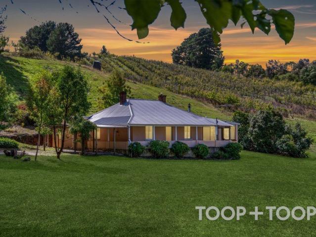 A Private Country Escape in the Heart of the Adelaide Hills