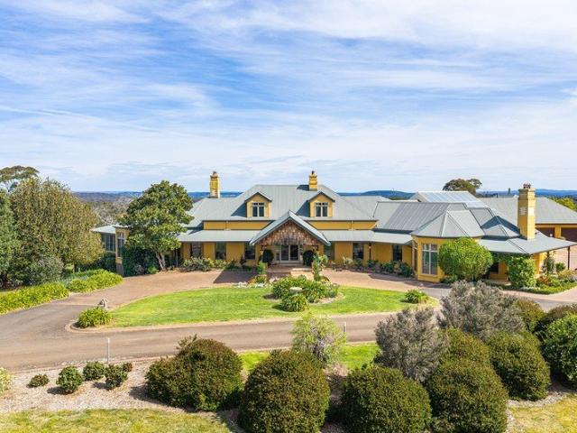 A Private Country Estate of Rare Scale and Distinction