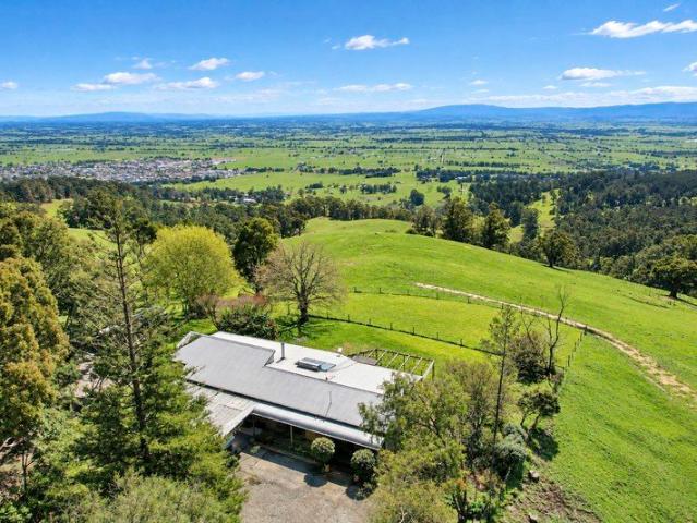A private country hideaway with breathtaking views