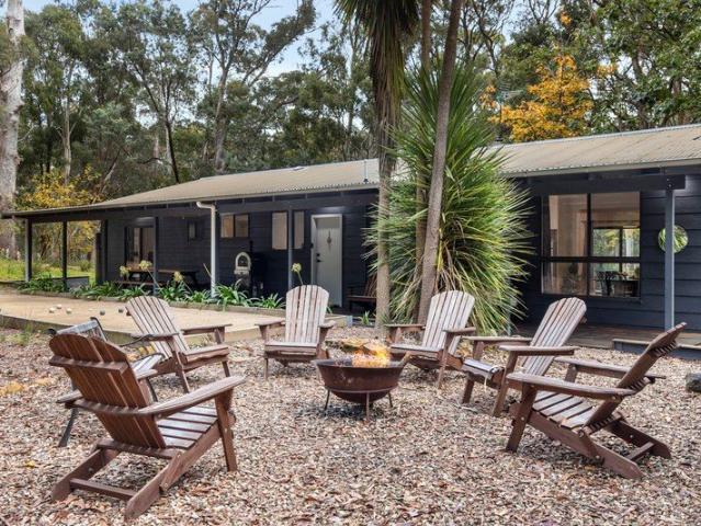 A Private Country Retreat with Space, Comfort & 2.2 Hectares Of Lifestyle Appeal Only 10 Minutes From Daylesford