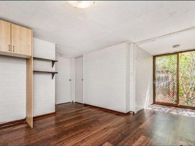 A Private Courtyard Retreat In A Convenient Wembley Location