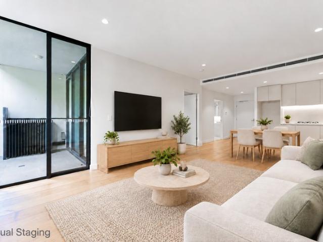 A Private Courtyard Retreat with Space to Work from Home